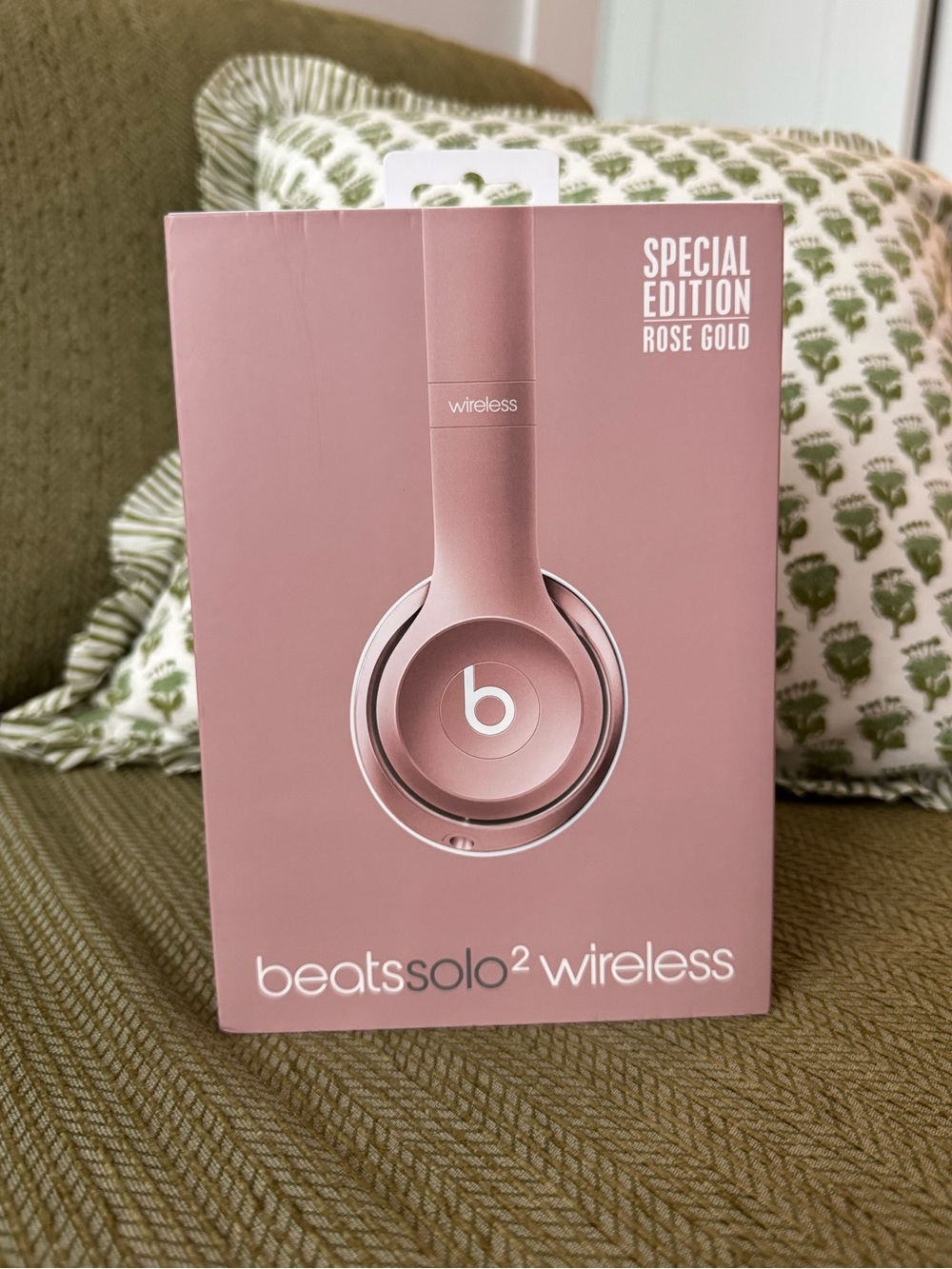 Beats Solo2 Wireless Headphones - Special Edition Rose Gold